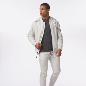 Legends NWOT CARSON BOMBER JACKET CLOUD size S